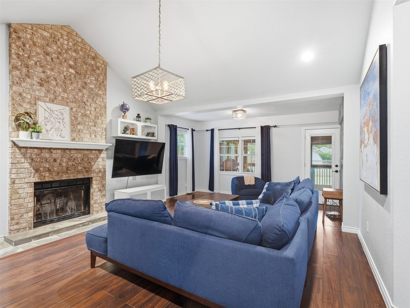 Stunning, move-in-ready 3-bedroom, 2-bath home in Lake Worth - photo 7