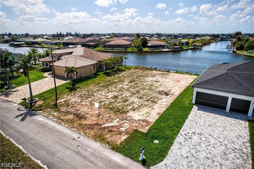 PRICED TO SELL! NEWER SEAWALL, CANTILEVER DOCK, LOOONG CANAL - photo 14