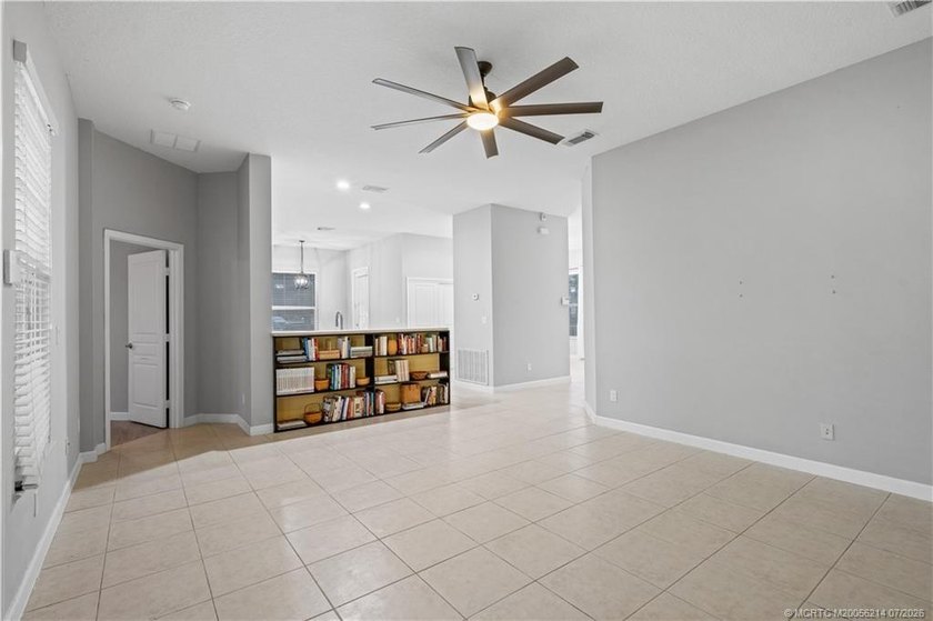 Perfectly positioned on a fenced corner lot in desirable Bedford - photo 14