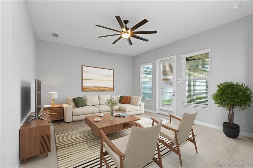 Perfectly positioned on a fenced corner lot in desirable Bedford - photo 15
