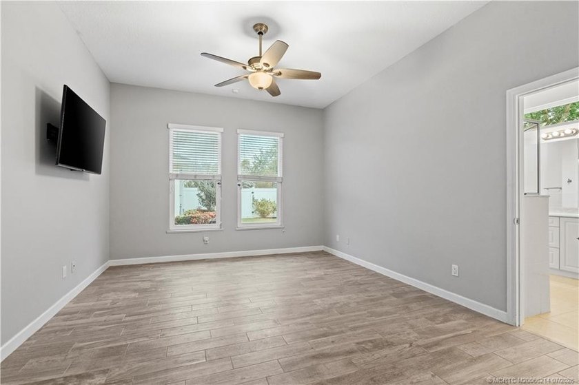 Perfectly positioned on a fenced corner lot in desirable Bedford - photo 18