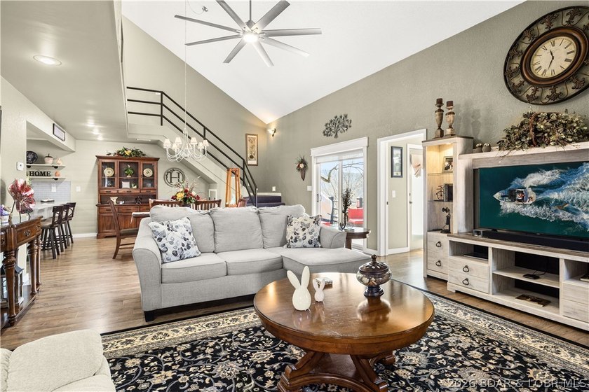 Discover this immaculate 2nd-tier ranch in Linn Creek, boasting - photo 20