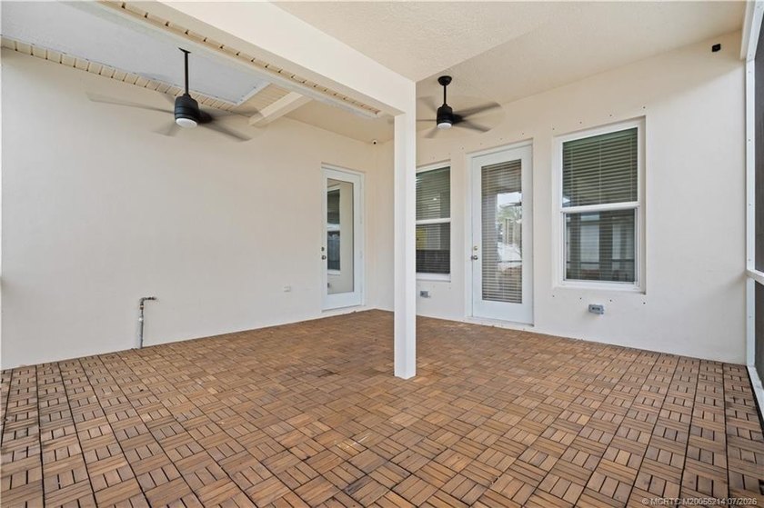 Perfectly positioned on a fenced corner lot in desirable Bedford - photo 29