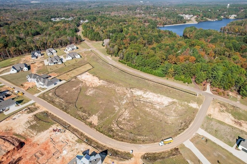 Welcome to The Highlands Phase 12! Build your own dream home on - photo 3