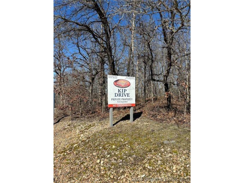 TWO SECLUDED ADJOINING TRACTS with 5.7 ACRES in the 12,800 Acre - photo 4