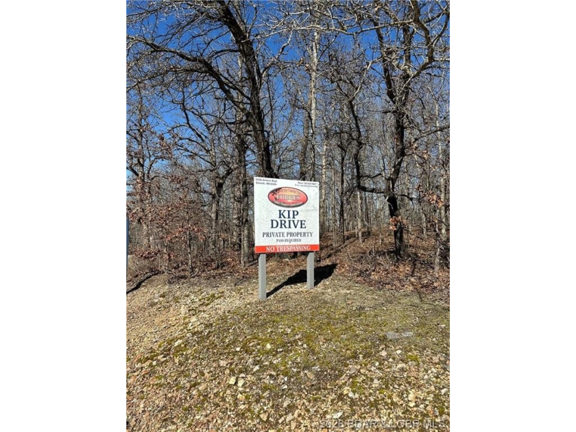 TWO SECLUDED ADJOINING TRACTS with 5.7 ACRES in the 12,800 Acre - photo 4