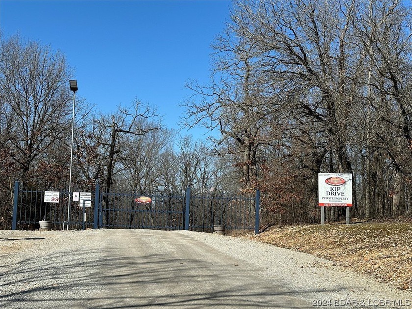 TWO SECLUDED ADJOINING TRACTS with 5.7 ACRES in the 12,800 Acre - photo 8