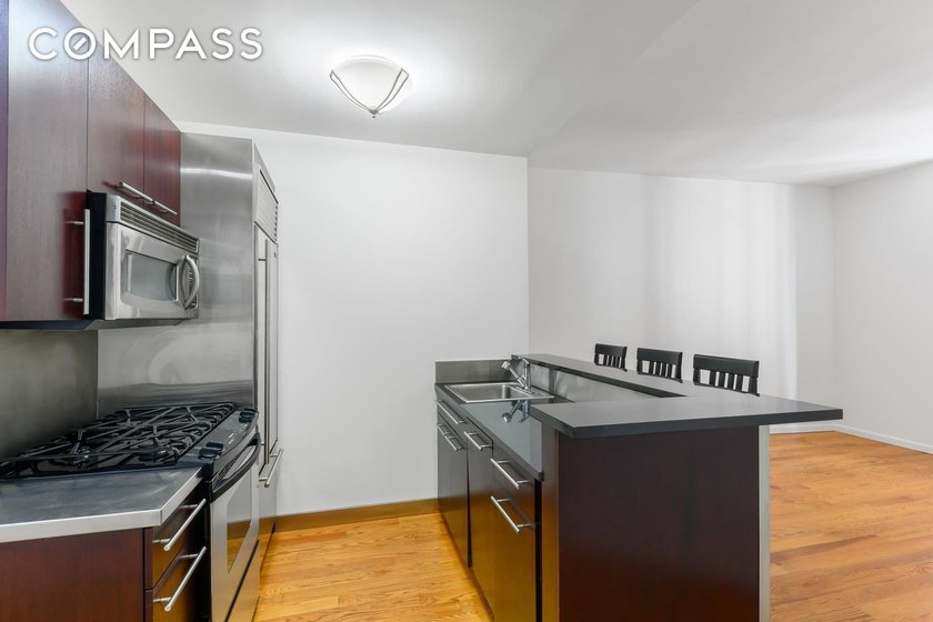 Welcome to a thoughtfully renovated one-bedroom, one-bath - photo 3
