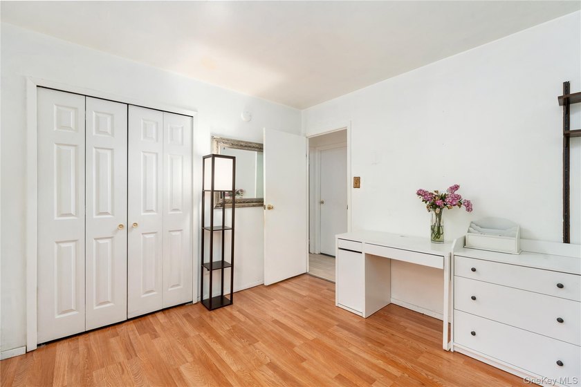 Very Spacious (2300 Square Feet) Large expanded ranch with - photo 13