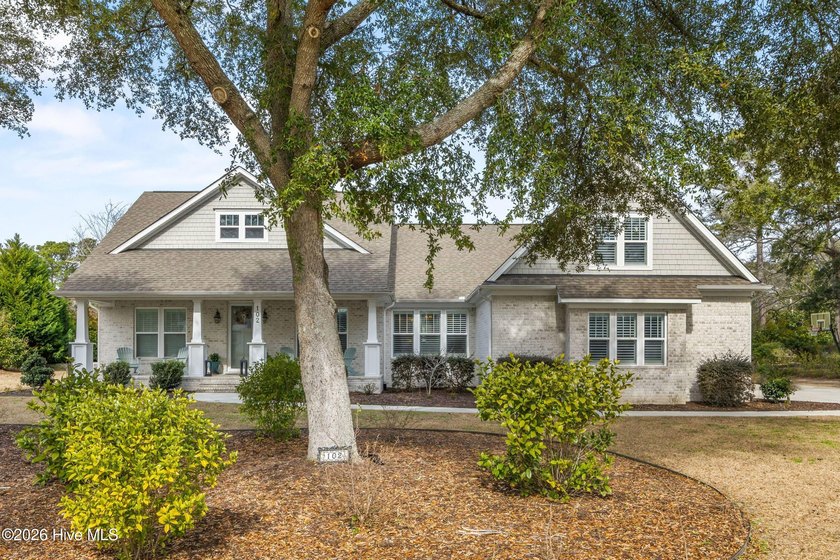 This is the custom home you have been searching for in the - photo 3