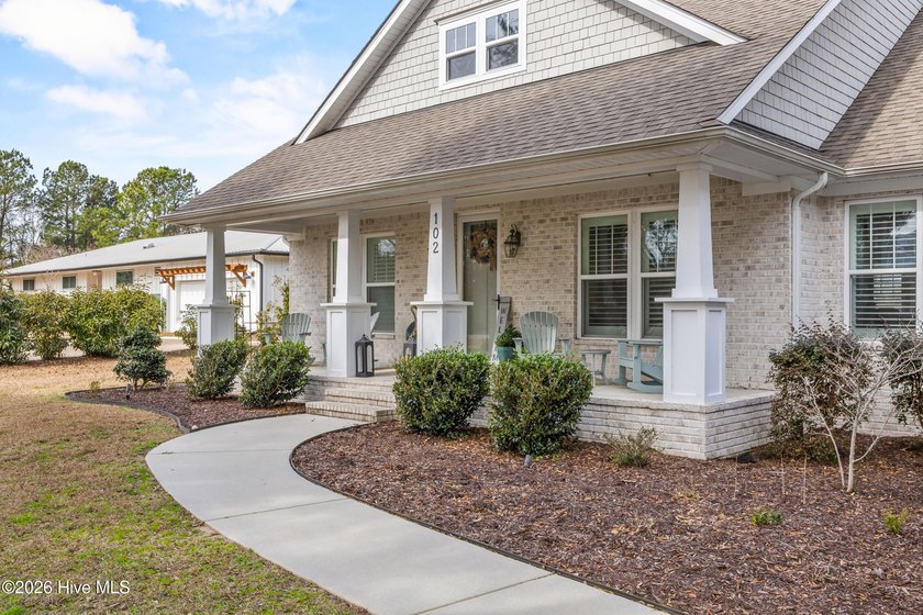 This is the custom home you have been searching for in the - photo 5