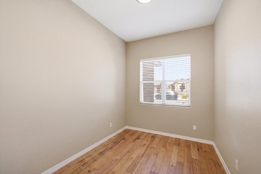 Beautifully maintained home in the highly desirable Jubilee - photo 36