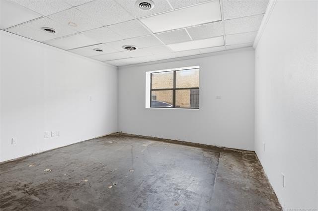 Remodeled commercial building, located on the way to downtown - photo 11