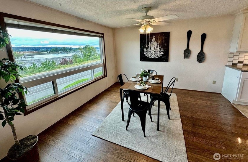 Rare East Bay Condo, Corner Unit with No Stairs &amp; over 1700 sq - photo 13