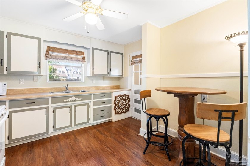 Discover an incredible opportunity to own a charming Pensacola - photo 14