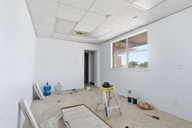 Remodeled commercial building, located on the way to downtown - photo 15