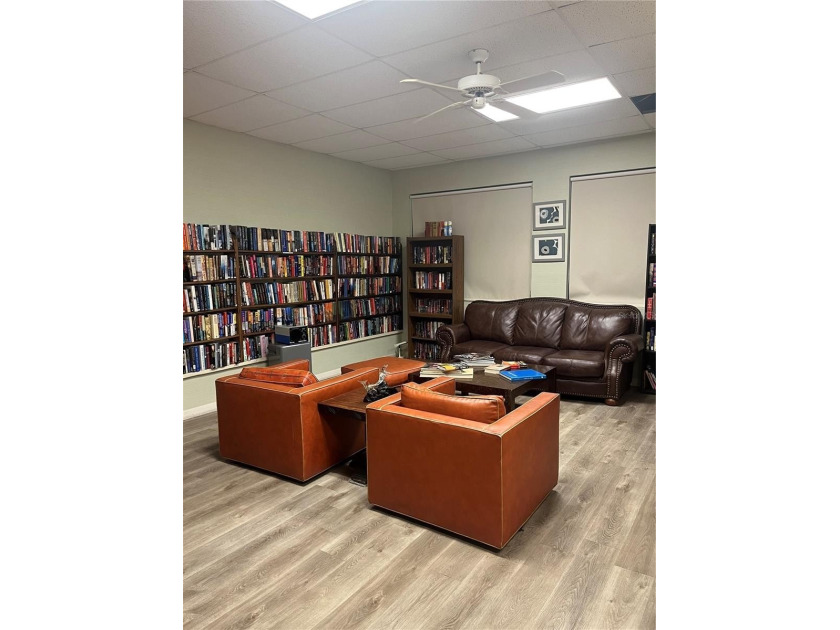 Lovely home! Updated and move-in ready condo located in a - photo 22