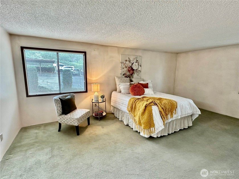 Rare East Bay Condo, Corner Unit with No Stairs &amp; over 1700 sq - photo 23