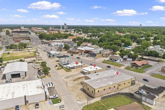 Remodeled commercial building, located on the way to downtown - photo 23