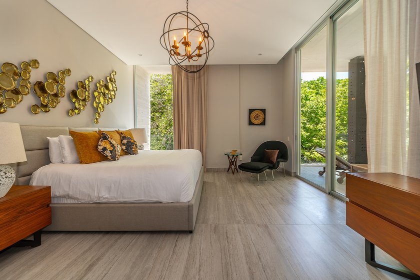 Luxury, privacy, generous living spaces, and an exceptional - photo 37