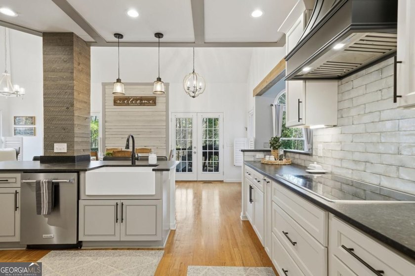Ideal for multi-generational living, extended family, or a - photo 9