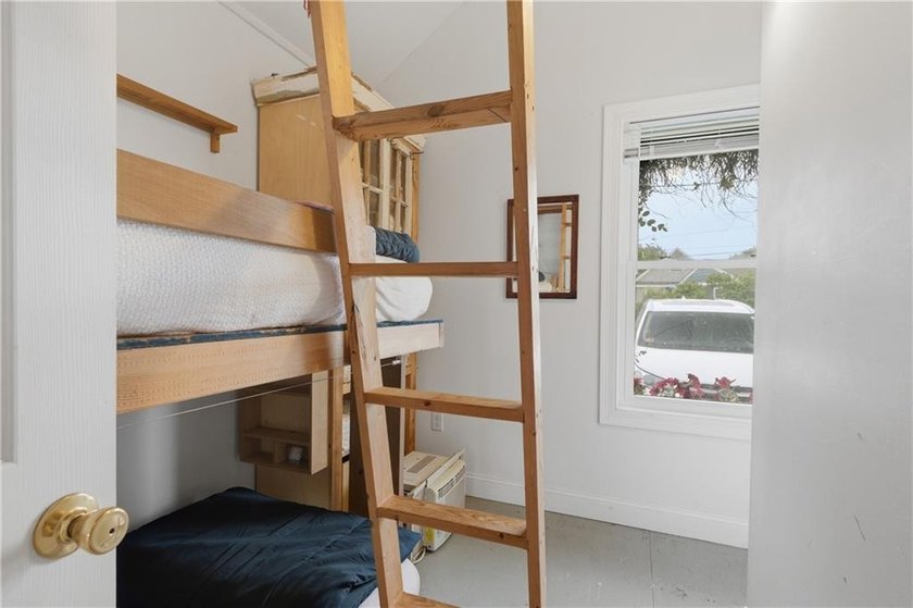 Plain and Simple...this is THE PERFECT COTTAGE in an IDEAL BEACH - photo 19