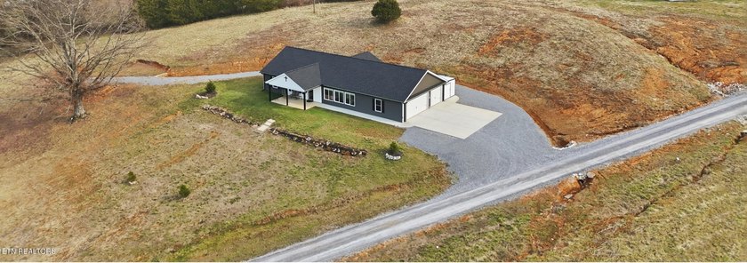 PRICED BELOW APPRAISAL!!! A RARE FIND!!! AN ALMOST NEW RANCHER - photo 29