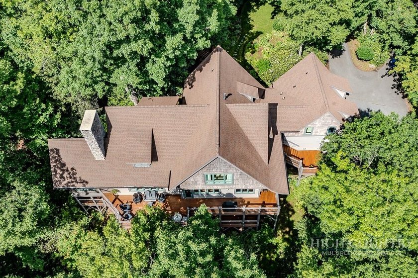 Affectionately known as *Mont Maison* this stunning contemporary - photo 3