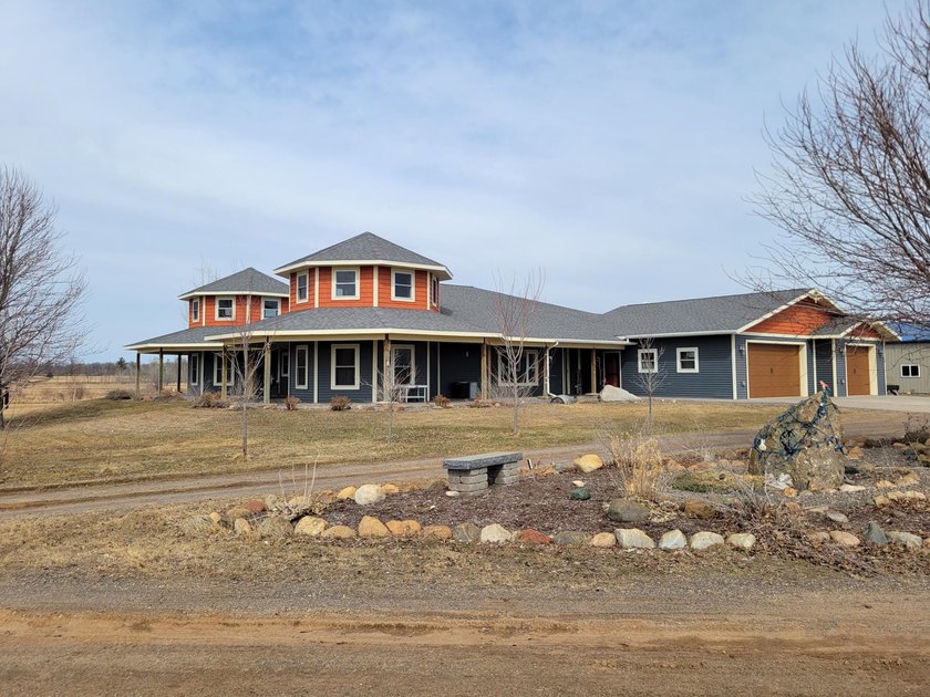 Here is your incredible custom built country home on 10 acres - photo 18