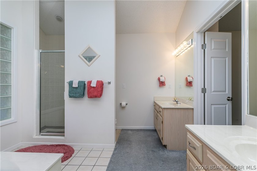 Experience lake life at its finest in this spacious 3-bedroom, 3 - photo 31