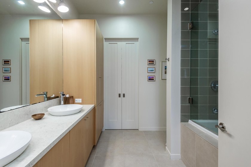 Rare luxury condo in the sought-after Sevilla Development - photo 7