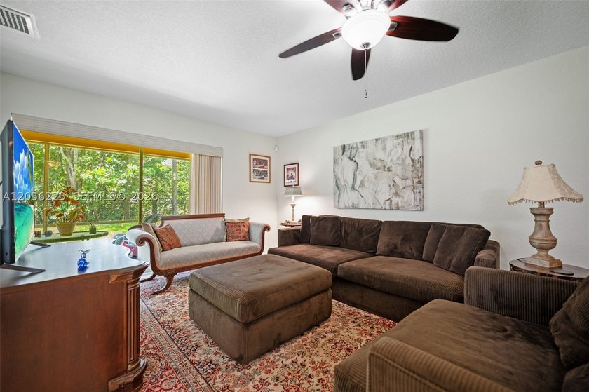 Welcome to this beautifully maintained 2-bedroom, 2.5-bath - photo 11