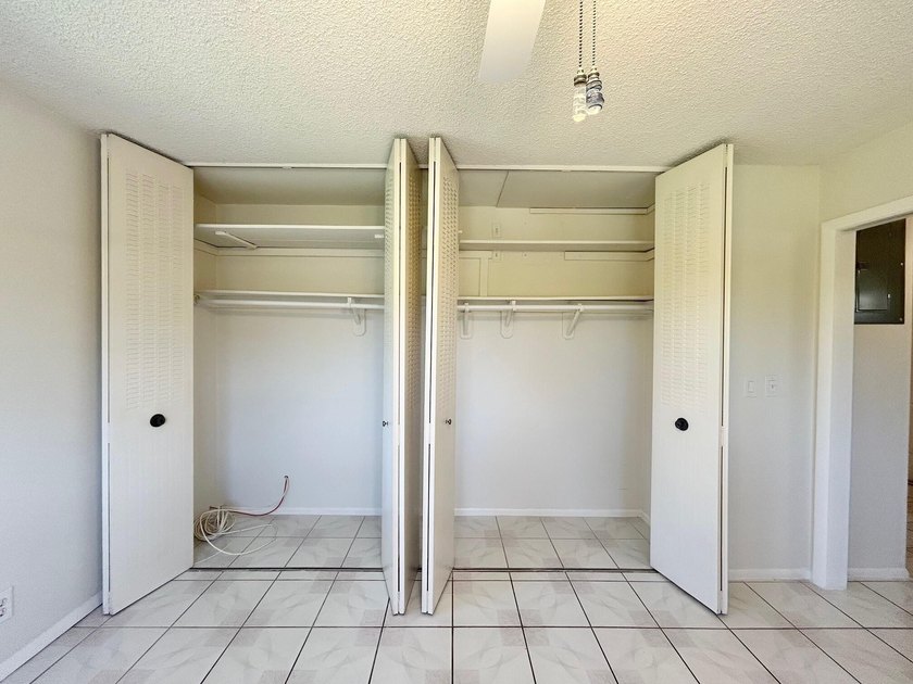 Ashley Villas is a pet friendly 55+ community. Pets allowed up - photo 13