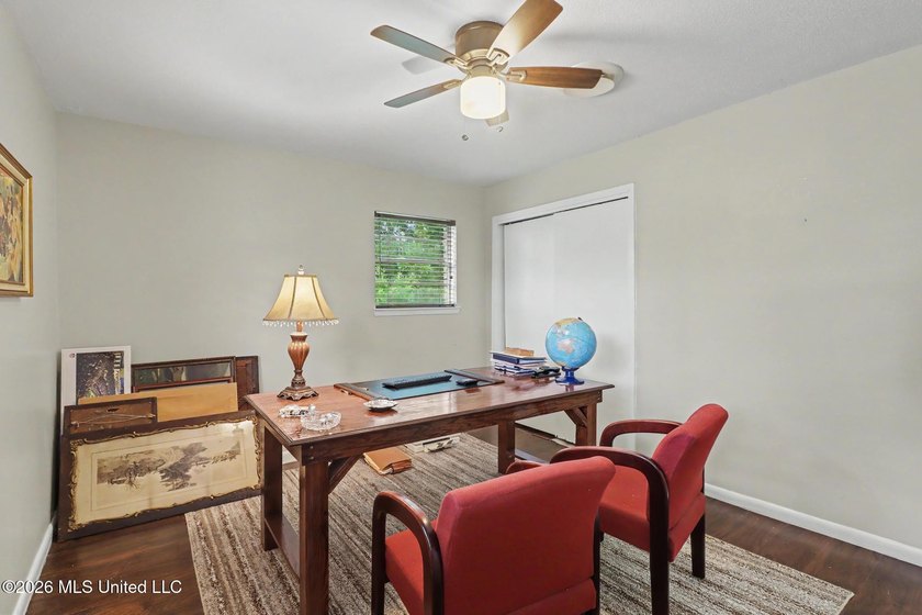 CHARMING HOME IN BILOXI! Only minutes from the beach, this home - photo 15