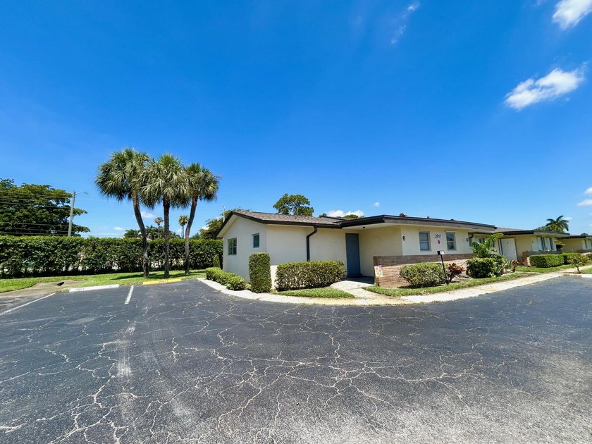Ashley Villas is a pet friendly 55+ community. Pets allowed up - photo 18