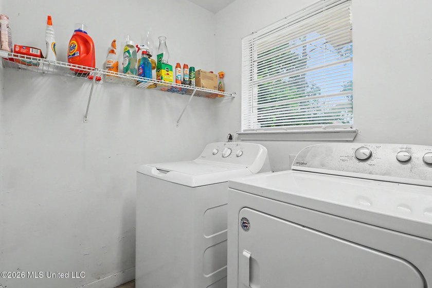 CHARMING HOME IN BILOXI! Only minutes from the beach, this home - photo 19