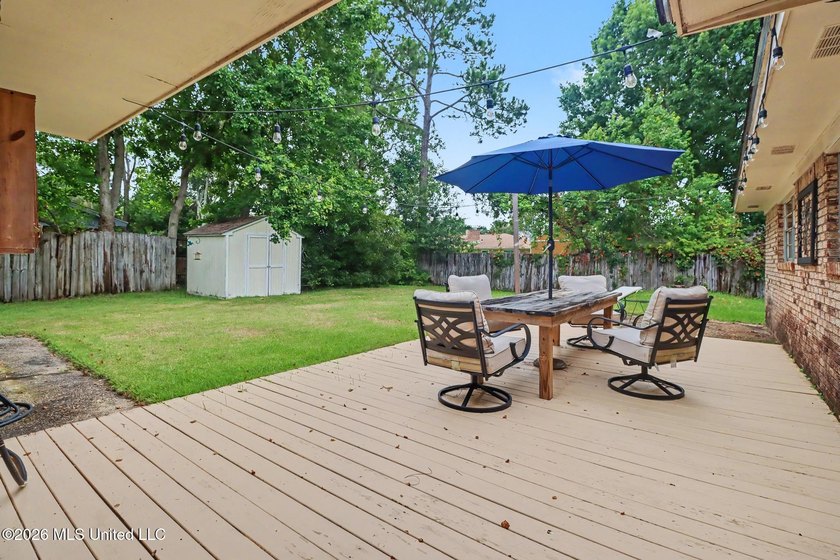 CHARMING HOME IN BILOXI! Only minutes from the beach, this home - photo 20