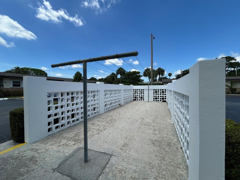 Ashley Villas is a pet friendly 55+ community. Pets allowed up - photo 20