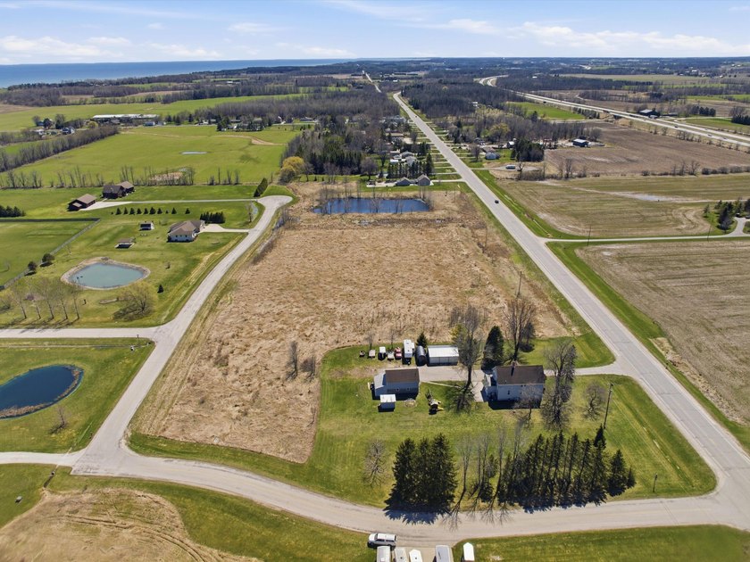 Build your dream home on this beautiful country lot just south - photo 3
