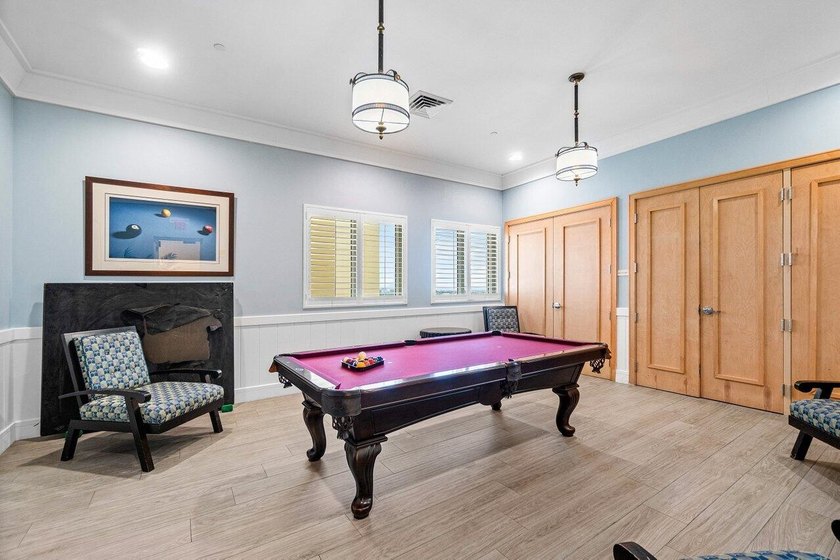 Beautifully upgraded 2 BR + den, 2 remodeled BA overlooking the - photo 41