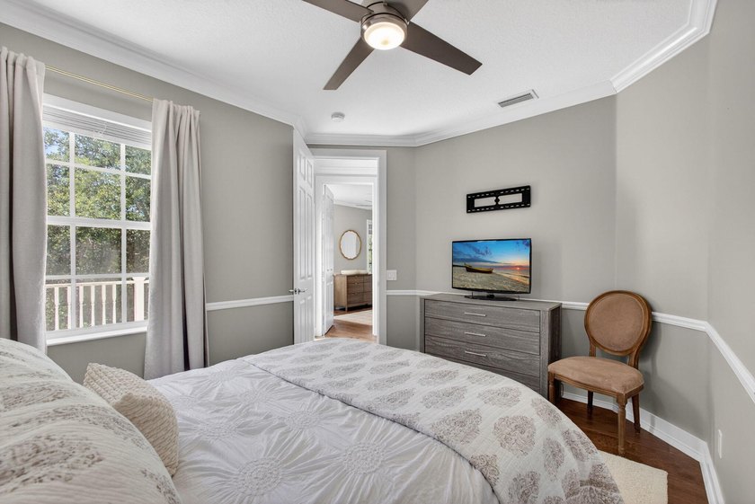 Exceptional updated 3 bed + den, 2.5 bath A-Model w/pool in New - photo 38