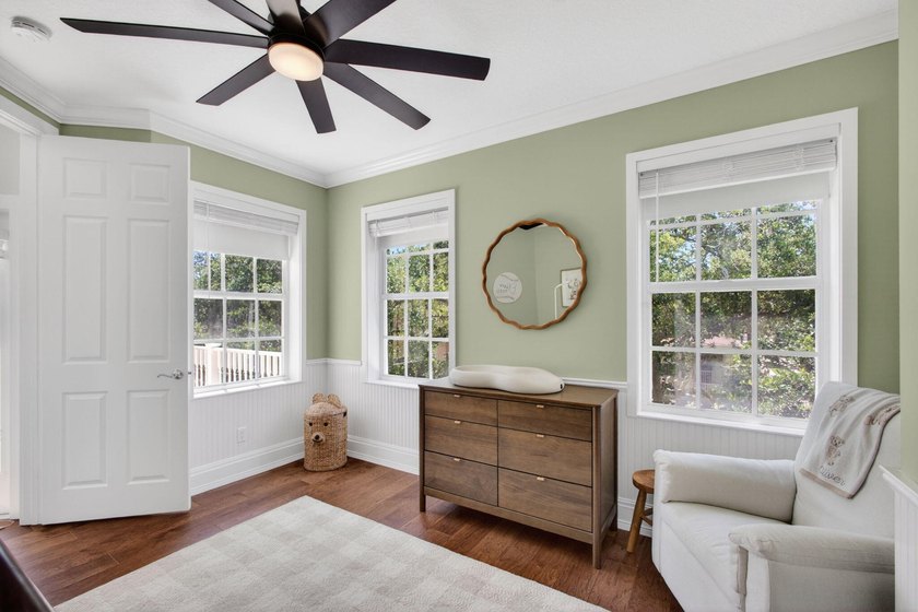 Exceptional updated 3 bed + den, 2.5 bath A-Model w/pool in New - photo 40