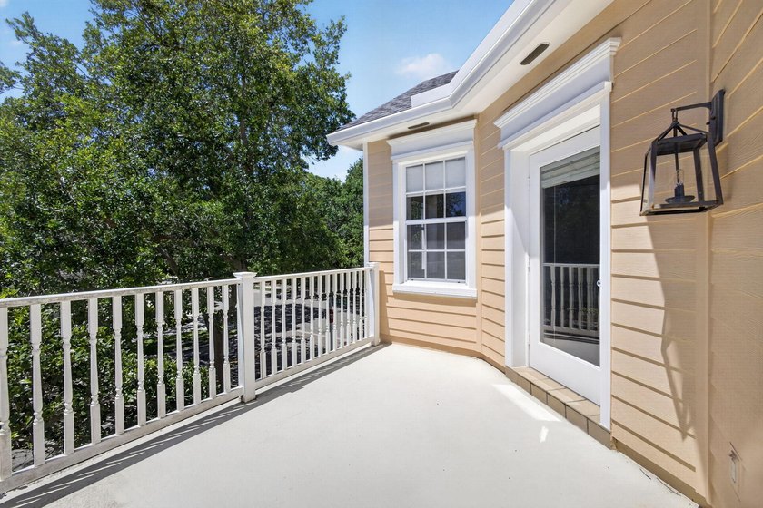 Exceptional updated 3 bed + den, 2.5 bath A-Model w/pool in New - photo 43