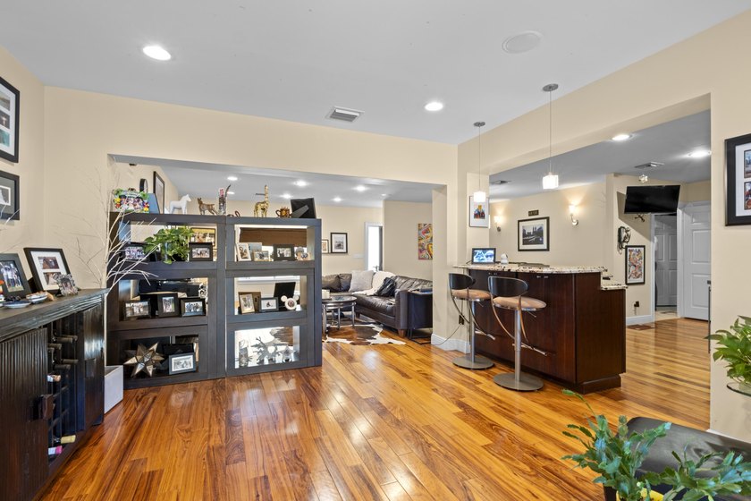Spacious 4-Bedroom, 4 Full Bath Home Offering 2,781 sq/ft Of - photo 18