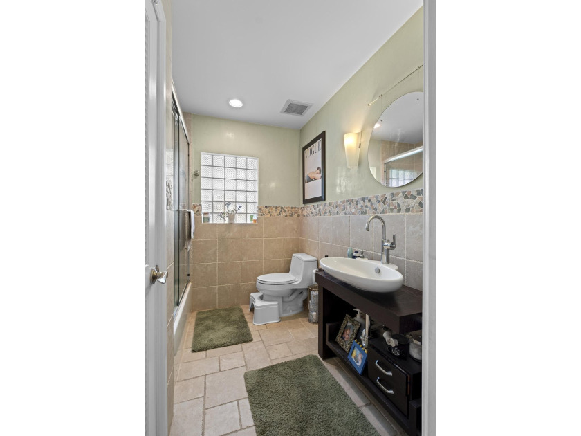 Spacious 4-Bedroom, 4 Full Bath Home Offering 2,781 sq/ft Of - photo 23