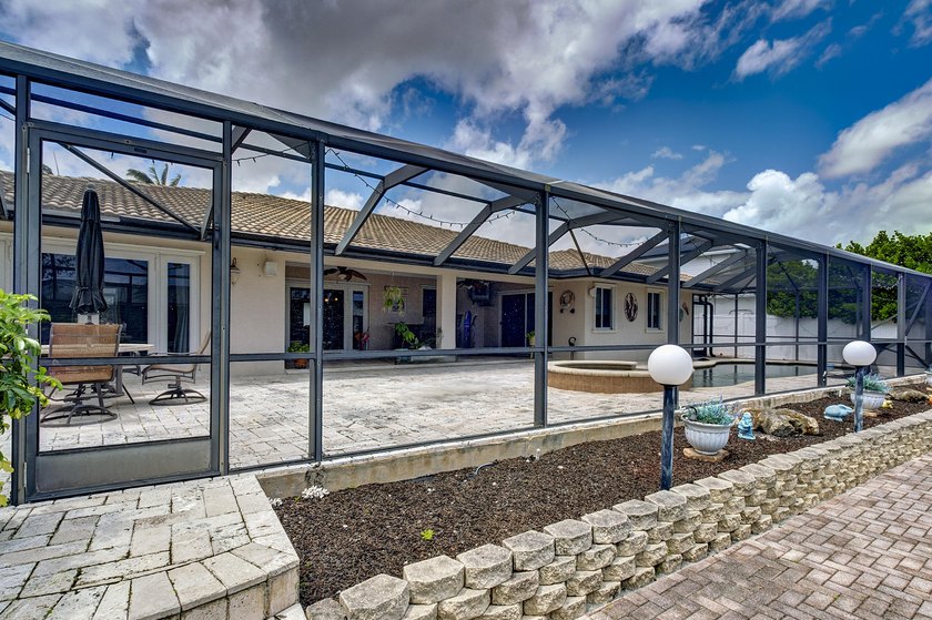 Spacious 4-Bedroom, 4 Full Bath Home Offering 2,781 sq/ft Of - photo 33