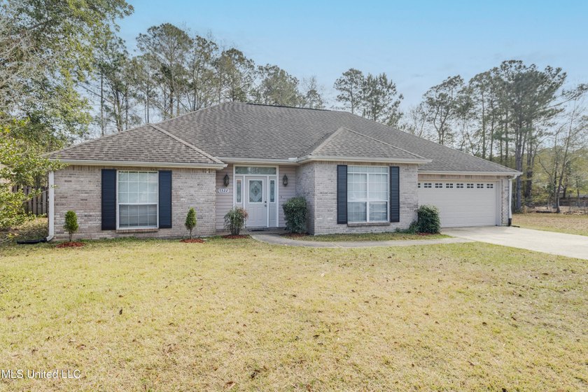 Freshly painted throughout, this inviting brick home offers - photo 27