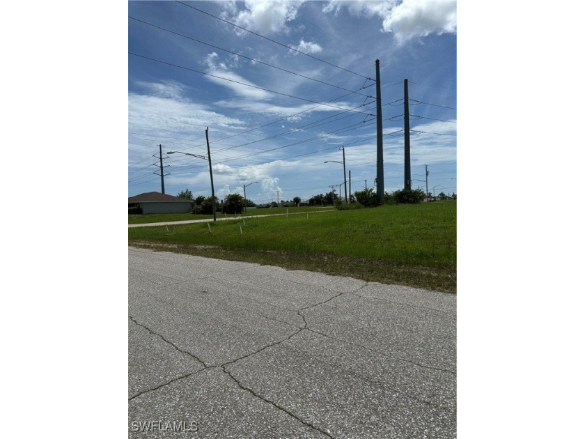 High-visibility corner lot in a rapidly growing NW Cape Coral - photo 3