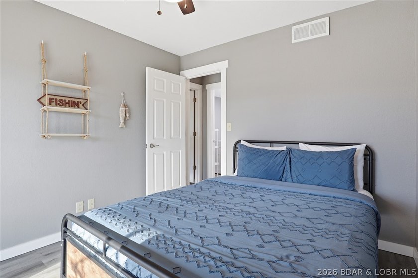 Welcome to your ideal Lake of the Ozarks retreat located in the - photo 20