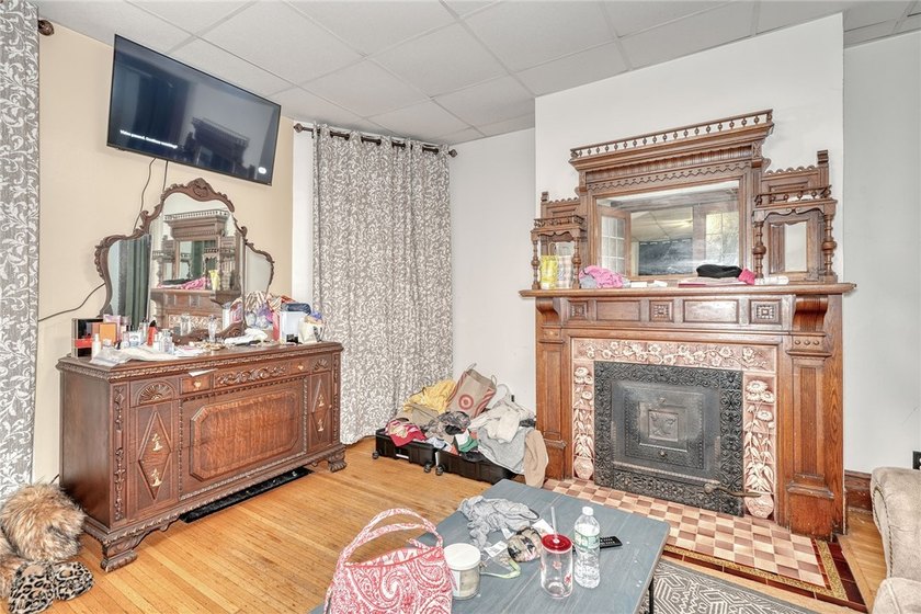 Welcome to 485 Meigs Street (14607)! This classic two-family - photo 20
